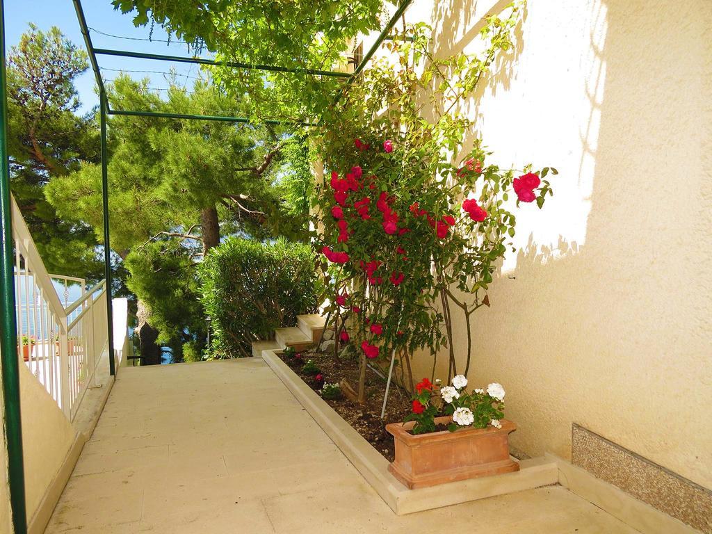 Apartments Pino Brela Exterior photo