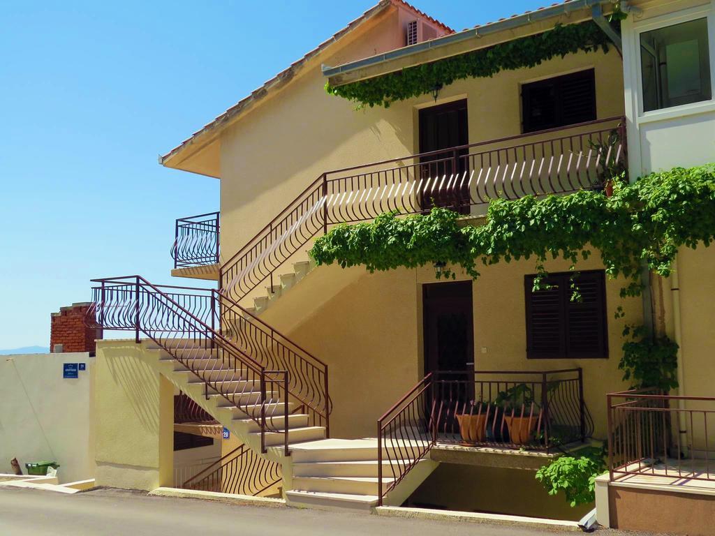 Apartments Pino Brela Exterior photo